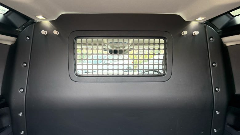 Land Rover Defender 90 Diesel 3.0 D200 Hard Top Auto